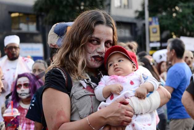 October 21, 2023, Mexico City, Mexico: Participants disguised as Zombies take part during the Annual Zombie Walk at Mexico City s downtown. on October 21, 2023 in Mexico City, Mexico. Mexico City Mexico - ZUMAe321 20231021_zia_e321_083 Copyright: xCarlosxTischlerx