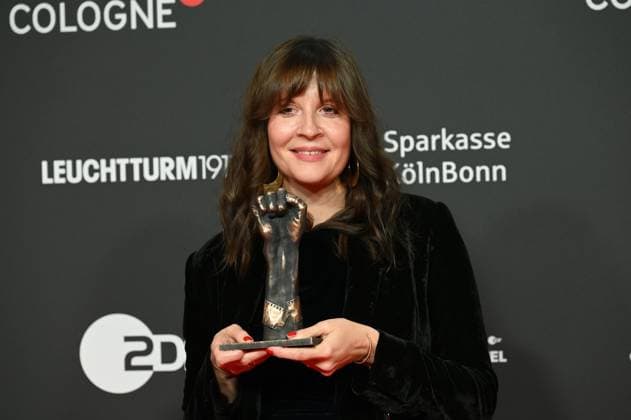 The Manfred Stelzer Award goes this year to director Sonja Heiss for WANN WIRD ES ENDLICH WIEDER, SO WIE ES NIE WAR at the 33 Film Festival Cologne, FFCGN in the Cologne Filmpalast.