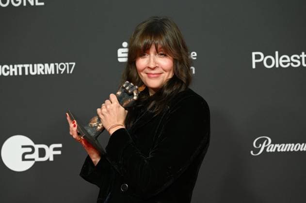 The Manfred Stelzer Award goes this year to director Sonja Heiss for WANN WIRD ES ENDLICH WIEDER, SO WIE ES NIE WAR at the 33 Film Festival Cologne, FFCGN in the Cologne Filmpalast.