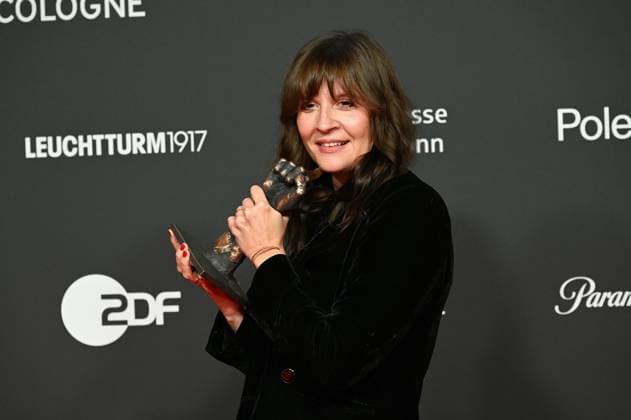 The Manfred Stelzer Award goes this year to director Sonja Heiss for WANN WIRD ES ENDLICH WIEDER, SO WIE ES NIE WAR at the 33 Film Festival Cologne, FFCGN in the Cologne Filmpalast.