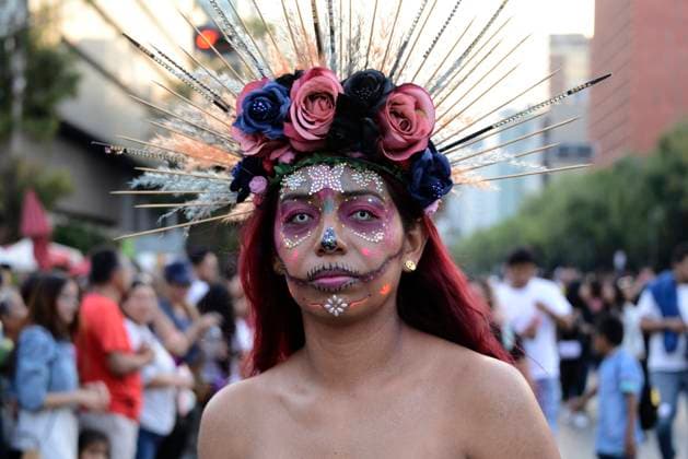 Caterinas Mega Parade - Mexico City A person dressed as Catrina takes part during the Annual Mega Parade of Catrinas 2023 as part of Day of the Dead (Dia de Muertos) celebration at Reforma Avenue. Mexico City, Mexico, October 22, 2023. Photo by Carlos Tischler Eyepix Group ABACAPRESS.COM Mexico City Mexico  Copyright: xTischlerxCarlos Eyepix ABACAx 872841_001 TischlerxCarlos Eyepix ABACAx 872841_001