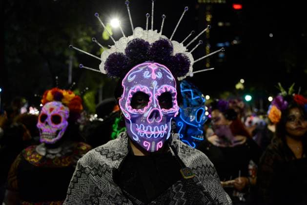 Caterinas Mega Parade - Mexico City A person dressed as Catrina takes part during the Annual Mega Parade of Catrinas 2023 as part of Day of the Dead (Dia de Muertos) celebration at Reforma Avenue. Mexico City, Mexico, October 22, 2023. Photo by Carlos Tischler Eyepix Group ABACAPRESS.COM Mexico City Mexico  Copyright: xTischlerxCarlos Eyepix ABACAx 872841_019 TischlerxCarlos Eyepix ABACAx 872841_019
