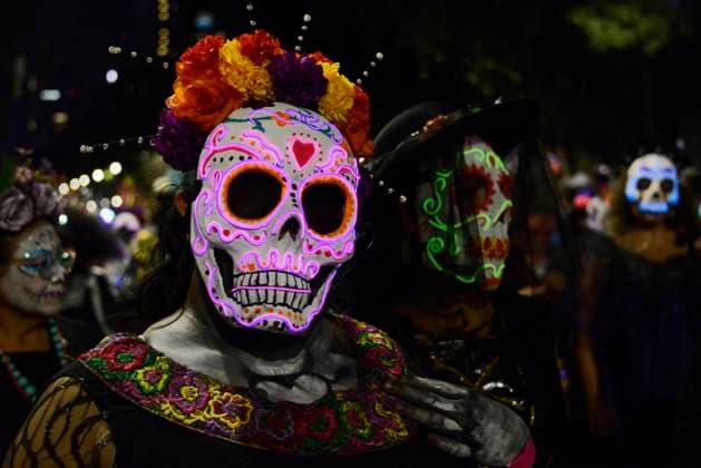 Caterinas Mega Parade - Mexico City A person dressed as Catrina takes part during the Annual Mega Parade of Catrinas 2023 as part of Day of the Dead (Dia de Muertos) celebration at Reforma Avenue. Mexico City, Mexico, October 22, 2023. Photo by Carlos Tischler Eyepix Group ABACAPRESS.COM Mexico City Mexico  Copyright: xTischlerxCarlos Eyepix ABACAx 872841_020 TischlerxCarlos Eyepix ABACAx 872841_020