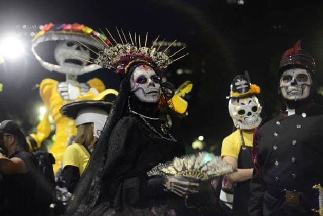 Caterinas Mega Parade - Mexico City A person dressed as Catrina takes part during the Annual Mega Parade of Catrinas 2023 as part of Day of the Dead (Dia de Muertos) celebration at Reforma Avenue. Mexico City, Mexico, October 22, 2023. Photo by Carlos Tischler Eyepix Group ABACAPRESS.COM Mexico City Mexico  Copyright: xTischlerxCarlos Eyepix ABACAx 872841_026 TischlerxCarlos Eyepix ABACAx 872841_026