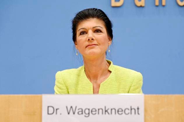 Sahra Wagenknecht bei der Bundespressekonferenz zur Gründung des Vereins Bündnis Sahra Wagenknecht - Für Vernunft und Gerechtigkeit zur Vorbereitung einer neuen Partei im Haus der Bundespressekonferenz. Berlin, 23.10.2023 *** Sahra Wagenknecht at the Federal Press Conference on the founding of the association Alliance Sahra Wagenknecht For Reason and Justice to prepare a new party in the House of the Federal Press Conference Berlin, 23 10 2023 Foto:xF.xKernx xFuturexImagex wagenknecht_3045