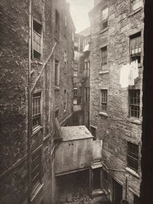 RECORD DATE NOT STATED Elphinstone Tower, Main Street, Gorbals ( 38), Printed 1900. Copyright:xHeritagexArt HeritagexImagesxThomasxAnnanx IMAGO, ! ACHTUNG: AUFNAHMEDATUM GESCHÄTZT!  Copyright:HeritagexArt HeritagexImagesxThomasxAnnanx IMAGO