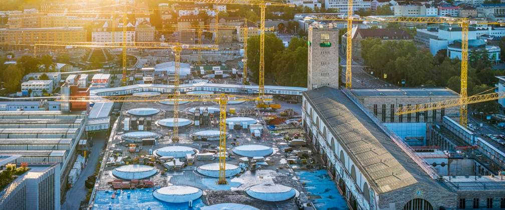 Baustelle Hauptbahnhof, Stuttgart 21, Bonatzbau mit Bahnhofsturm, Baukran, Luftbild, Stuttgart, Baden-Württemberg, Deutschland, Europa *** Construction site Central Station, Stuttgart 21, Bonatzbau with Station Tower, Construction crane, Aerial view, Stuttgart, Bathing Württemberg, Germany, Europe Copyright: imageBROKER ArnulfxHettrich iblhet09757128.jpg