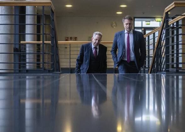 HANS-GEORG MAASSEN (CDU) BEIM UNTERSUCHUNGSAUSSCHUSS ZU POLITISCH MOTIVIERTER GEWALTKRIMINALITÄT *** NUR FÜR REDAKTIONELLE ZWECKE *** EDITORIAL USE ONLY ***<p>24 10 2023-Erfurt: Sitzung des Untersuchungsausschusses zu politisch motivierter Gewaltkriminalität im Thueringer Landtag im Foto: Der ehemalige Verfassungsschutz-Chef Hans-Georg Maaßen (CDU), hier mit Rechtsbeistand Prof. Dr. Ralf Höcker, rechts, ( Deutschland Thueringen Erfurt Copyright: SaschaxFromm *** HANS GEORG MAASSEN CDU AT THE INVESTIGATION COMMITTEE ON POLITICALLY MOTIVATED VIOLENT CRIMINALITY FOR EDITORIAL PURPOSES ONLY EDITORIAL USE ONLY p 24 10 2023 Erfurt Meeting of the Investigation Committee on Politically Motivated Violent Crime in the Thuringian State Parlia Copyright: SaschaxFromm doc7sj08x2vwop1amemczg ,EDITORIAL USE ONLY