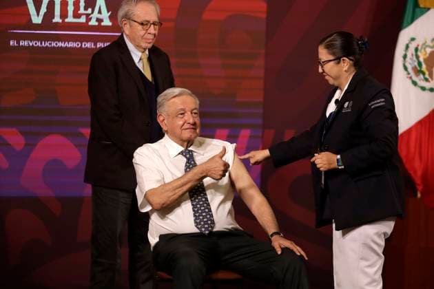 The president of Mexico, Andres Manuel Lopez Obrador, is vaccinated against influenza and Covid19 October 24, 2023, Mexico City, Mexico: The President of Mexico, Andres Manuel Lopez Obrador gets vaccinated against influenza and Covid19 during his daily morning conference at the National Palace in Mexico City. on October 24, 2023 in Mexico City, Mexico (Photo by Luis Barron Eyepix Group). Copyright: xLuisxBarronx xEyepixxGroupx LB_20231024_AMLO12