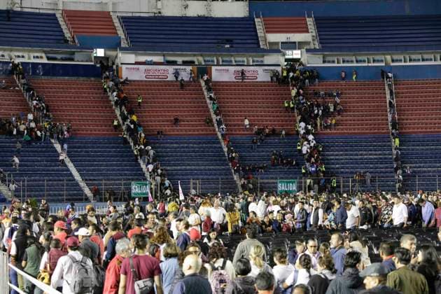 October 25, 2023, Mexico City, Mexico City, Mexico: MORENA party militants from different municipalities of the city begin to withdraw from the event organized by the party, because the coordinator Claudia Sheinbaum never arrived at the event. Mexico City Mexico - ZUMAs310 20231025_zip_s310_005 Copyright: xLuisxExSalgadox