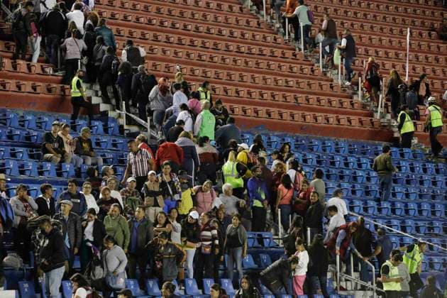 October 25, 2023, Mexico City, Mexico City, Mexico: MORENA party militants from different municipalities of the city begin to withdraw from the event organized by the party, because the coordinator Claudia Sheinbaum never arrived at the event. Mexico City Mexico - ZUMAs310 20231025_zip_s310_012 Copyright: xLuisxExSalgadox