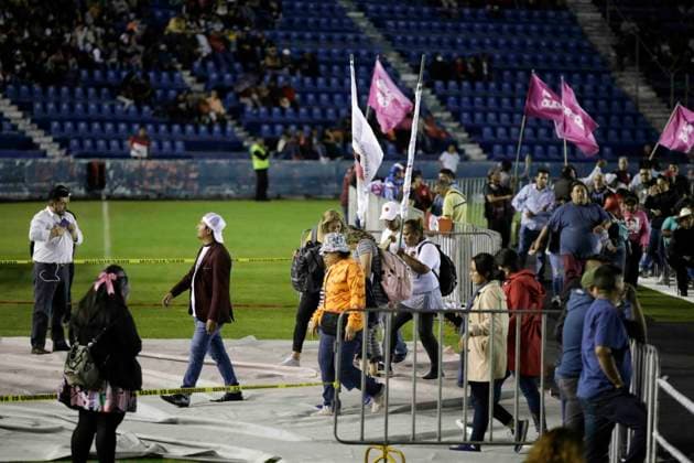 October 25, 2023, Mexico City, Mexico City, Mexico: MORENA party militants from different municipalities of the city begin to withdraw from the event organized by the party, because the coordinator Claudia Sheinbaum never arrived at the event. Mexico City Mexico - ZUMAs310 20231025_zip_s310_003 Copyright: xLuisxExSalgadox
