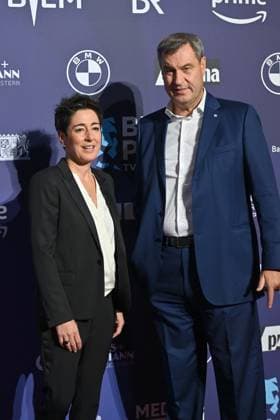 Markus SOEDER State Premier of Bavaria and CSU Chairman with presenter and honorary award winner Dunja HAYALI, Red Carpet,Blue Panther Ð TV and Streaming Award 2023 on 25 10 2023 in the BMW World Munich