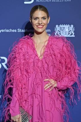 Viviane GEPPERT presenter , single image,cropped single image,half figure,half figure red carpet,blue panther Ð TV and Streaming Award 2023 on 25 10 2023 at BMW World Munich