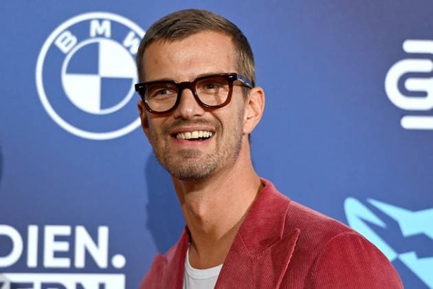 Joko WINTERSCHEIDT presenter , single image,cropped single image,portrait,portrait red carpet,blue panther Ð TV and Streaming Award 2023 on 25 10 2023 at BMW World Munich
