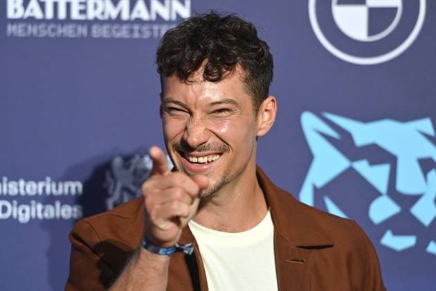 Klaus STEINBACHER actress , single image,cropped single image,portraet,portrait,portrait red carpet,blue panther Ð TV and Streaming Award 2023 on 25 10 2023 at BMW World Munich