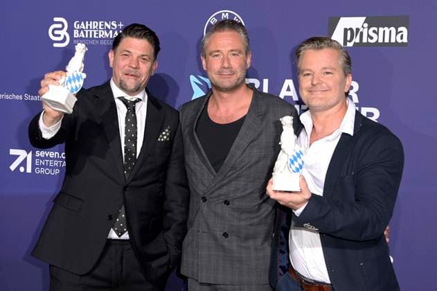 Tim Mälzer, Sasha and Andre Dietz at the presentation of the Blue Panther TV Streaming Award 2023 at BMW Welt Munich, 25 10 2023 Foto:xF.xKernx xFuturexImagex panther_7748