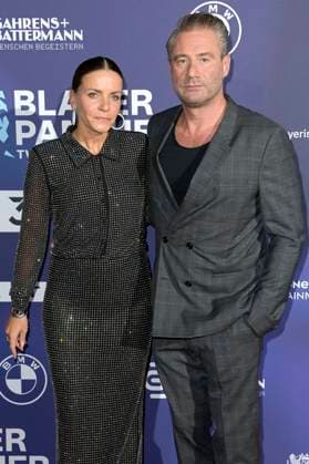 Sasha with wife Julia Röntgen at the award ceremony of the Blue Panther TV Streaming Award 2023 in the BMW World Munich, 25 10 2023 Foto:xF.xKernx xFuturexImagex panther_7756