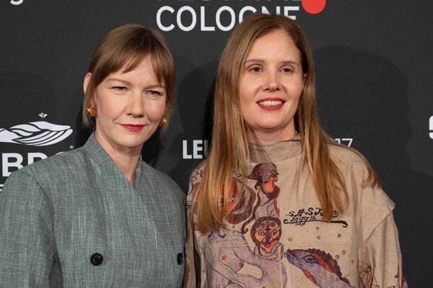 v l Sandra HUELLER, actress, Justine TRIET, director, red carpet, red carpet show, arrival, arrival, Film Festival Cologne awards in Cologne, 26 10 2022