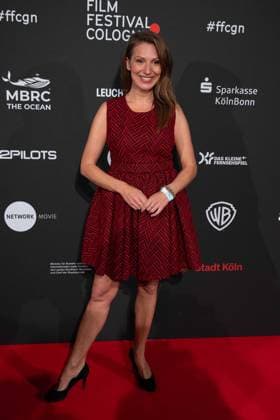 Mara BERGMANN, presenter, red carpet, red carpet show, arrival, arrival, Film Festival Cologne awards in Cologne, 26 10 2022