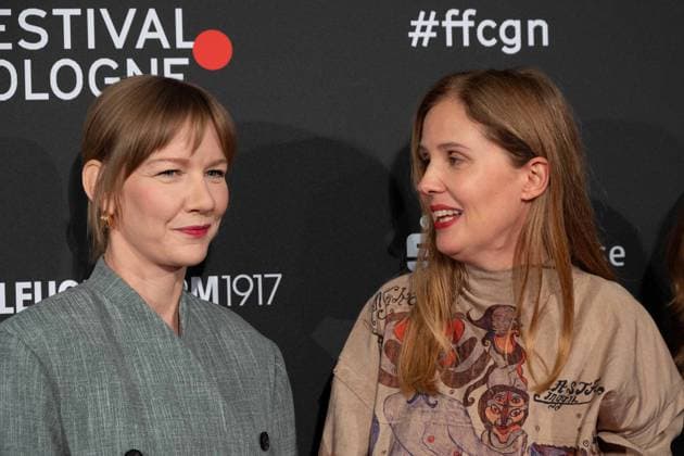 v l Sandra HUELLER, actress, Justine TRIET, director, red carpet, red carpet show, arrival, arrival, Film Festival Cologne awards in Cologne, 26 10 2022