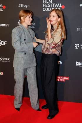 Sandra Hüller and Justine Triet at the Cologne Awards ceremony at the 33 Film Festival Cologne 2023 at E Werk Cologne, 26 10 2023. Foto:xR.xSchmiegeltx xFuturexImagex cologne_awards_3094