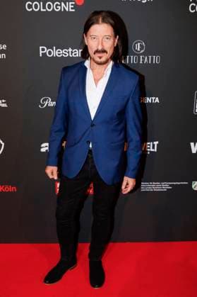 Dean Baykan at the Cologne Awards ceremony at the 33 Film Festival Cologne 2023 at E Werk Cologne, 26 10 2023. Foto:xR.xSchmiegeltx xFuturexImagex cologne_awards_3136