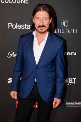 Dean Baykan at the Cologne Awards ceremony at the 33 Film Festival Cologne 2023 at E Werk Cologne, 26 10 2023. Foto:xR.xSchmiegeltx xFuturexImagex cologne_awards_3137