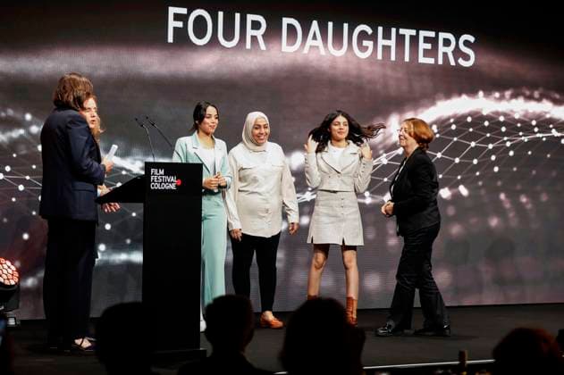 Olfa Hamrouni with her daughters Eya and Tayssir at the Cologne Awards ceremony at the 33 Film Festival Cologne 2023 at E Werk Cologne, 26 10 2023. Foto:xR.xSchmiegeltx xFuturexImagex cologne_awards_3182