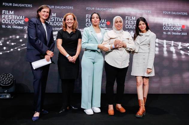 Olfa Hamrouni with her daughters Eya and Tayssir at the Cologne Awards ceremony at the 33 Film Festival Cologne 2023 at E Werk Cologne, 26 10 2023. Foto:xR.xSchmiegeltx xFuturexImagex cologne_awards_3185