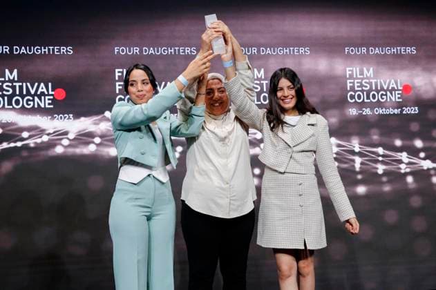 Olfa Hamrouni with her daughters Eya and Tayssir at the Cologne Awards ceremony at the 33 Film Festival Cologne 2023 at E Werk Cologne, 26 10 2023. Foto:xR.xSchmiegeltx xFuturexImagex cologne_awards_3186