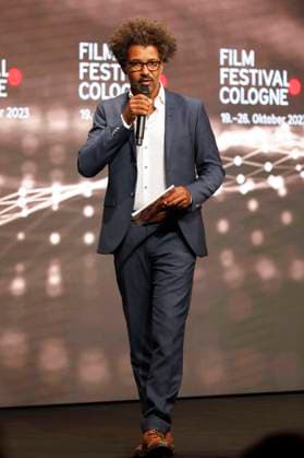 Tyron Ricketts presenting the Cologne Awards at the 33 Film Festival Cologne 2023 at E Werk Cologne, 26 10 2023. Foto:xR.xSchmiegeltx xFuturexImagex cologne_awards_3189