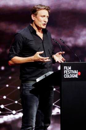 Oliver Masucci at the Cologne Awards ceremony at the 33 Film Festival Cologne 2023 at E Werk Cologne, 26 10 2023. Foto:xR.xSchmiegeltx xFuturexImagex cologne_awards_3204