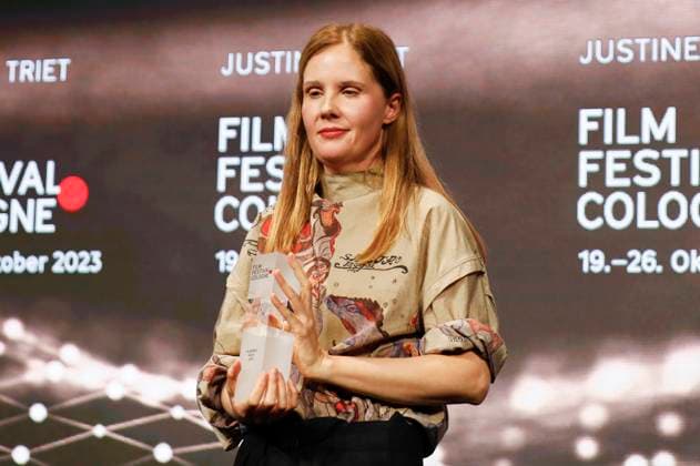 Justine Triet at the Cologne Awards ceremony at the 33 Film Festival Cologne 2023 at E Werk Cologne, 26 10 2023. Foto:xR.xSchmiegeltx xFuturexImagex cologne_awards_3232