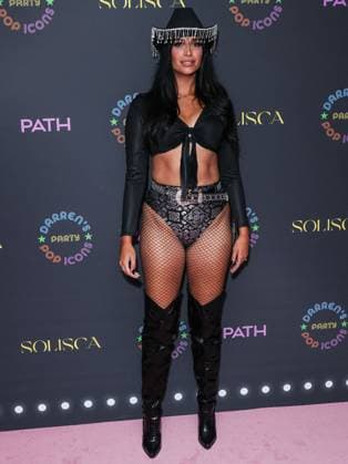 Darren Dzienciol Pop Icons Halloween Party - LA American model April Love Geary arrives at Darren Dzienciol s Pop Icons Halloween Party 2023 Presented By Solisca Tequila and PATH Water held at a Private Residence on October 27, 2023 in Beverly Hills, Los Angeles, CA, USA. Photo by Xavier Collin Image Press Agency ABACAPRESS.COM Los Angeles CA United States  Copyright: xCollinxXavier ImagexPressxAgencyxABACAx 873656_039 CollinxXavier ImagexPressxAgencyxABACAx 873656_039