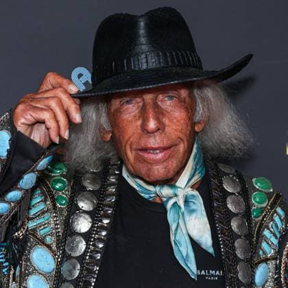 Darren Dzienciol Pop Icons Halloween Party - LA American businessman James Goldstein arrives at Darren Dzienciol s Pop Icons Halloween Party 2023 Presented By Solisca Tequila and PATH Water held at a Private Residence on October 27, 2023 in Beverly Hills, Los Angeles, CA, USA. Photo by Xavier Collin Image Press Agency ABACAPRESS.COM Los Angeles CA United States  Copyright: xCollinxXavier ImagexPressxAgencyxABACAx 873656_079 CollinxXavier ImagexPressxAgencyxABACAx 873656_079