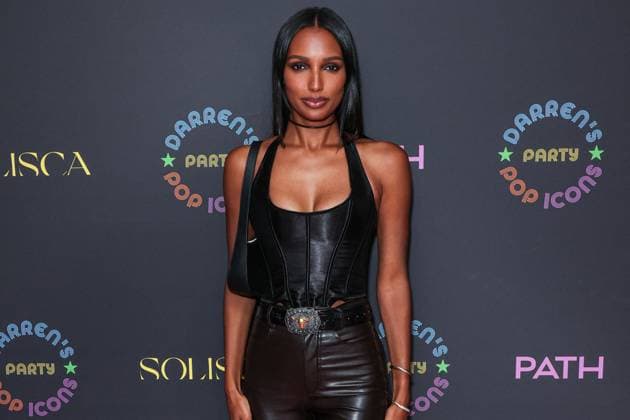 Darren Dzienciol Pop Icons Halloween Party - LA American model Jasmine Tookes arrives at Darren Dzienciol s Pop Icons Halloween Party 2023 Presented By Solisca Tequila and PATH Water held at a Private Residence on October 27, 2023 in Beverly Hills, Los Angeles, CA, USA. Photo by Xavier Collin Image Press Agency ABACAPRESS.COM Los Angeles CA United States  Copyright: xCollinxXavier ImagexPressxAgencyxABACAx 873656_086 CollinxXavier ImagexPressxAgencyxABACAx 873656_086