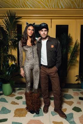 Les cÃ lÃ britÃ s Ã la soirÃ e d Halloween de Vas Morgan et Michael Braun Ã Los Angeles Paul Wesley et Natalie Kuckenburg - Les cÃ lÃ britÃ s Ã la soirÃ e d Halloween de V.Morgan et M.Braun Ã Los Angeles, le 28 octobre 2023. Tiziano Da Silva Bestimage Celebrities at V.Morgan and M.Braun s Halloween party in Los Angeles on October 28, 2023. Los Angeles Etats-Unis  Copyright: xTizianoxDaxSilvax xBestimagexTizianoxDaxSilvax xBestimagex