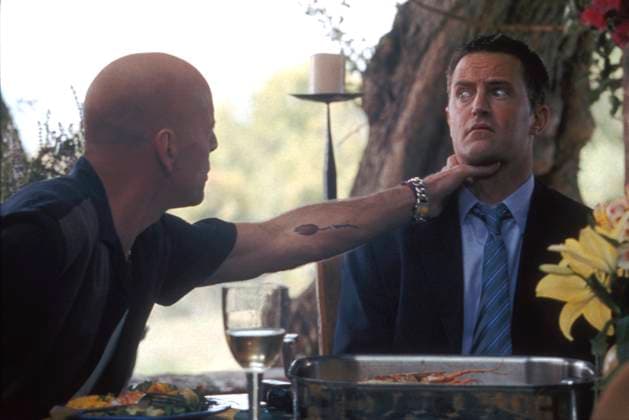 Film Still from The Whole Ten Yards Bruce Willis, Matthew Perry 2004 Warner Brothers Photo Credit: Frank Masi  Copyright: xx