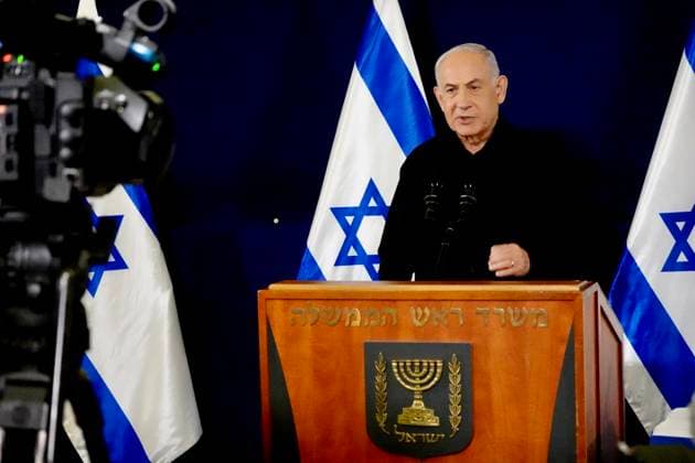 News Themen der Woche KW44 News Bilder des Tages (231030) -- TEL AVIV, Oct. 30, 2023 -- Israeli Prime Minister Benjamin Netanyahu speaks at a press conference in Tel Aviv, Israel, on Oct. 30, 2023. Despite the international calls for a Gaza truce and the release of civilian detainees, Netanyahu said on Monday evening that a cease-fire will not happen. ) ISRAEL-TEL AVIV-PRIME MINISTER-PRESS CONFERENCE WangxZhuolun 