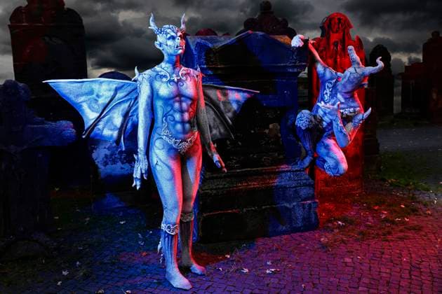 From the FARBKÖRPER calendar 2024 Geek Art Bodypainting and Transformaking Gargoyle Photoshooting with Enrico Lein and Marlena Wieland at the Nikolaikapelle on the Nikolaifriedhof in Hannover A project of the photographer Tschiponnique Skupin and the Bodypainter and Transformaker Enrico Lein Foto:xT.xSkupinx xFuturexImagex farbkoerper_kalender_3011