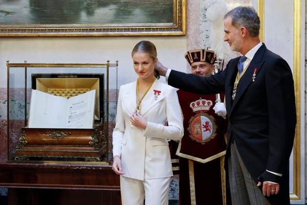 Entertainment Themen der Woche KW44 Bilder des Jahres 2023, Entertainment 10 Oktober Entertainment Bilder des Tages 31-10-2023 Madrid Spanish Crown Princess Leonor, with King Felipe, during the swearing-in ceremony of the Constitution before the Cortes Generales, at the Congress of Deputies in Madrid. No Spain Â  Copyright: xPPEx