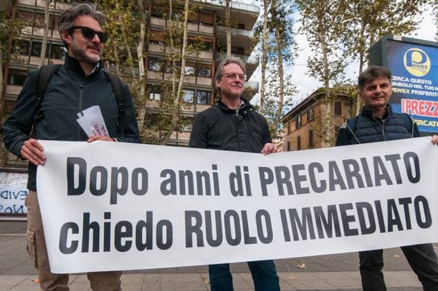ROME, ITALY - OCTOBER 31 Protest by temporary teachers of Afam, the Higher Artistic and Musical Education, who demonstrate in front of the MIUR headquarters due to the expiry of their contract and the risk of losing their jobs. Ps: the photo can be used respecting the context in which it was taken, and without intent to defame the decorum of the people represented.  Copyright: xStefanoxRonchinix xipa-agency.nex xStefanoxRonchinix IPA_IPA41341397