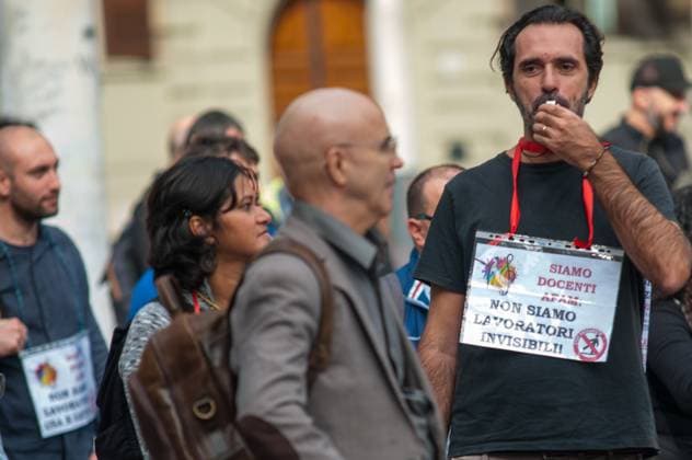 ROME, ITALY - OCTOBER 31 Protest by temporary teachers of Afam, the Higher Artistic and Musical Education, who demonstrate in front of the MIUR headquarters due to the expiry of their contract and the risk of losing their jobs. Ps: the photo can be used respecting the context in which it was taken, and without intent to defame the decorum of the people represented.  Copyright: xStefanoxRonchinix xipa-agency.nex xStefanoxRonchinix IPA_IPA41341405