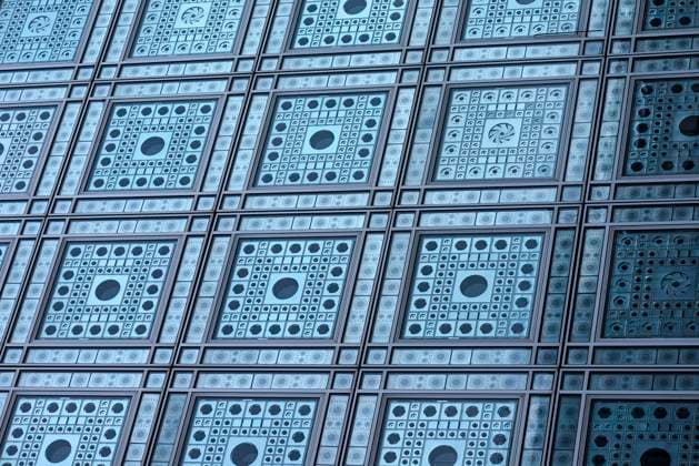 Detailansicht der dekorativen Glasfassade von dem Arabischen Weltinstitut, Paris, Frankreich, Europa *** Detailed view the decorative Glass facade from the Arabic World Institute, Paris, France, Europe Copyright: imageBROKER/HelmutxMeyerxzurxCapellen ibxmzc09756772.jpg 