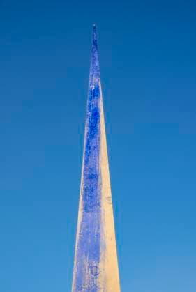Creative Highlights World Obelisk im Skulpturengarten der Stiftung Joan Miro, Barcelona, Spanien, Europa *** Obelisk at Sculpture garden the Foundation Joan Miro, Barcelona, Spain, Europe Copyright: imageBROKER/PetrxSvarc iblpsi09782856.jpg