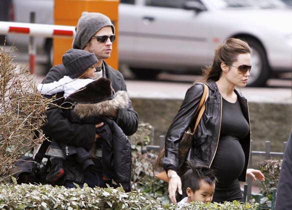 Brad Pitt & Angelina Jolie and their children leave Paris Picture by RetnaCelebs Must credit all uses Brad Pitt and pregnant girlfriend Angelina Jolie, accompanied by her adopted children Maddox and Zahara, leave France after a two-week visit. They travelled to Charles de Gaulle Airport where Angelina got her scarf caught in the door of their minibus. Paris, France, 4th March 2006 UK rights only Ref S021, 823008, 10472 *Unbylined uses will incur an additional discretionary fee!*, Credit:RetnaCelebs Avalon France  Copyright: xRetnaCelebsx xAvalonx 0524894011
