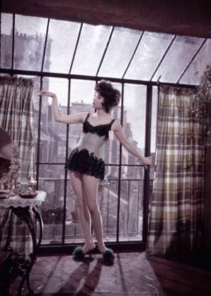 Film Irma La Douce Actress Shirley MacLaine in a scene of the film Hollywood, CA USA  Copyright: xLeoxFuchsx 0900 Shirley MacLaine (Irma La Douce) {irma}