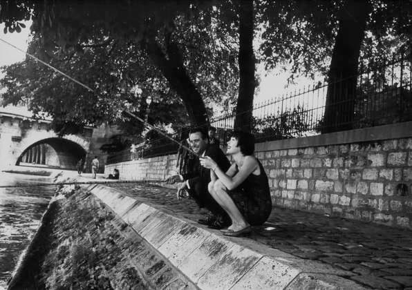 Film Irma La Douce Actors Jack Lemmon and Shirley MacLaine at the Siene river in Paris Paris France  Copyright: xLeoxFuchsx 1304 Jack Lemmon Shirley MacLaine (irma la douce) fishing seine paris
