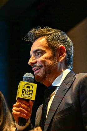 Mexican actor Eugenio Derbez speaks after receiving the GEMS Impact award, during the opening of the tenth edition of the GEMS film festival, one of the two annual events of the Miami Film Festival (MFF), at the Koubek Center in Miami, Florida, United States, 02 November 2023. The GEMS film festival in Miami opened with the feature film Radical , starring the Mexican Eugenio Derbez, who received the GEMS Impact award at this annual event of the seventh art, which takes place this year from November 2 to 5. GEMS Festival in Miami opens with Radical and awards its protagonist Eugenio Derbez !ACHTUNG: NUR REDAKTIONELLE NUTZUNG!  Copyright: xGiorgioxVierax USA223 20231103-55012228686_1